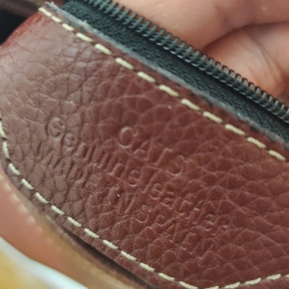 CATS Burgundy Pebble Grain Leather Hobo Bag, Classic - Picture 5 of 13